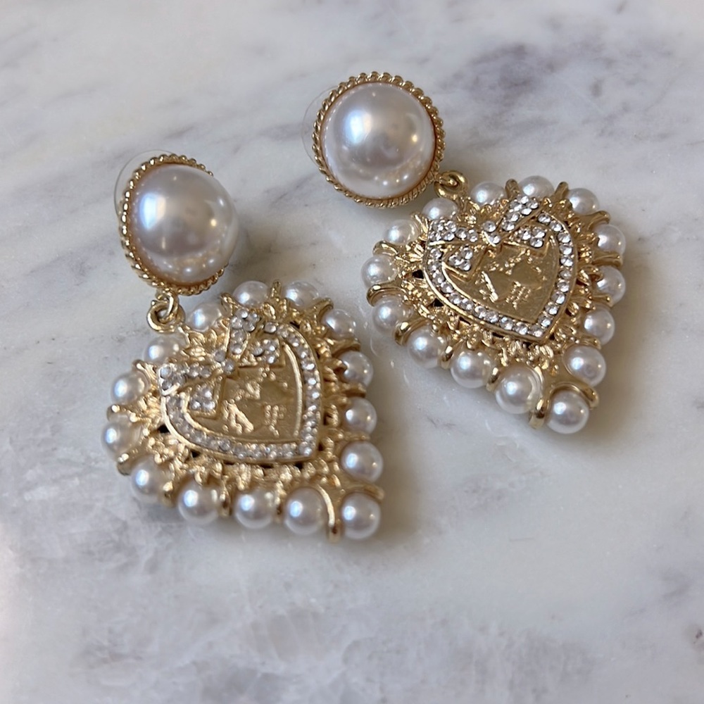 Gold and pearl heart earrings